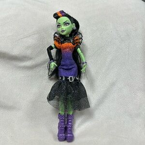 Monster High Casta Fierce, Green Witch Singer Mattel 2011